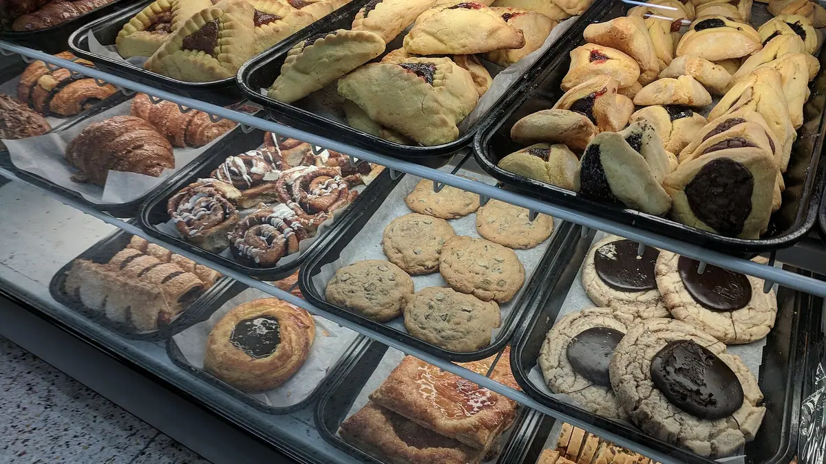 Tomlins Bakery – bakery in Fairfield, Warrington